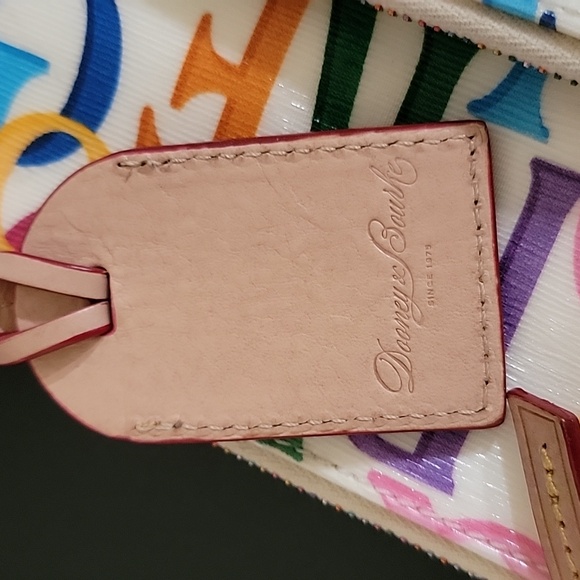 Dooney & Bourke Retro Rainbow Grafica Adjustable Strap Crossbody Bag NWOT - Picture 4 of 16